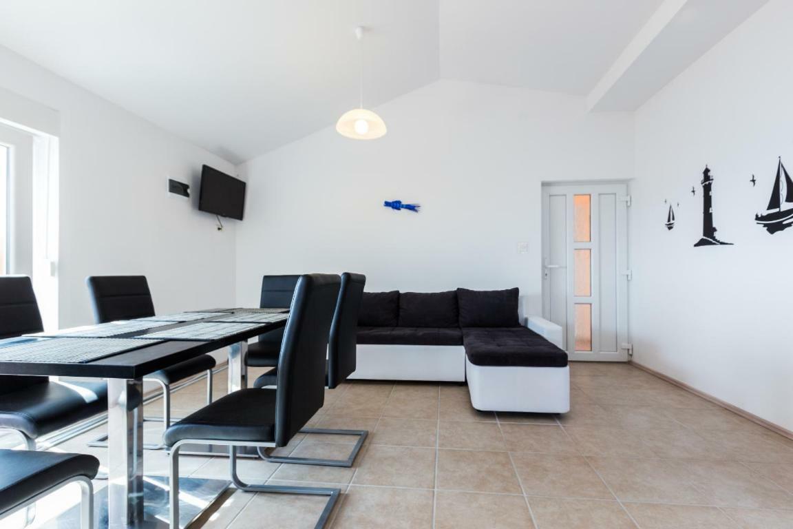 Apartmani Filip Mandre Exterior photo